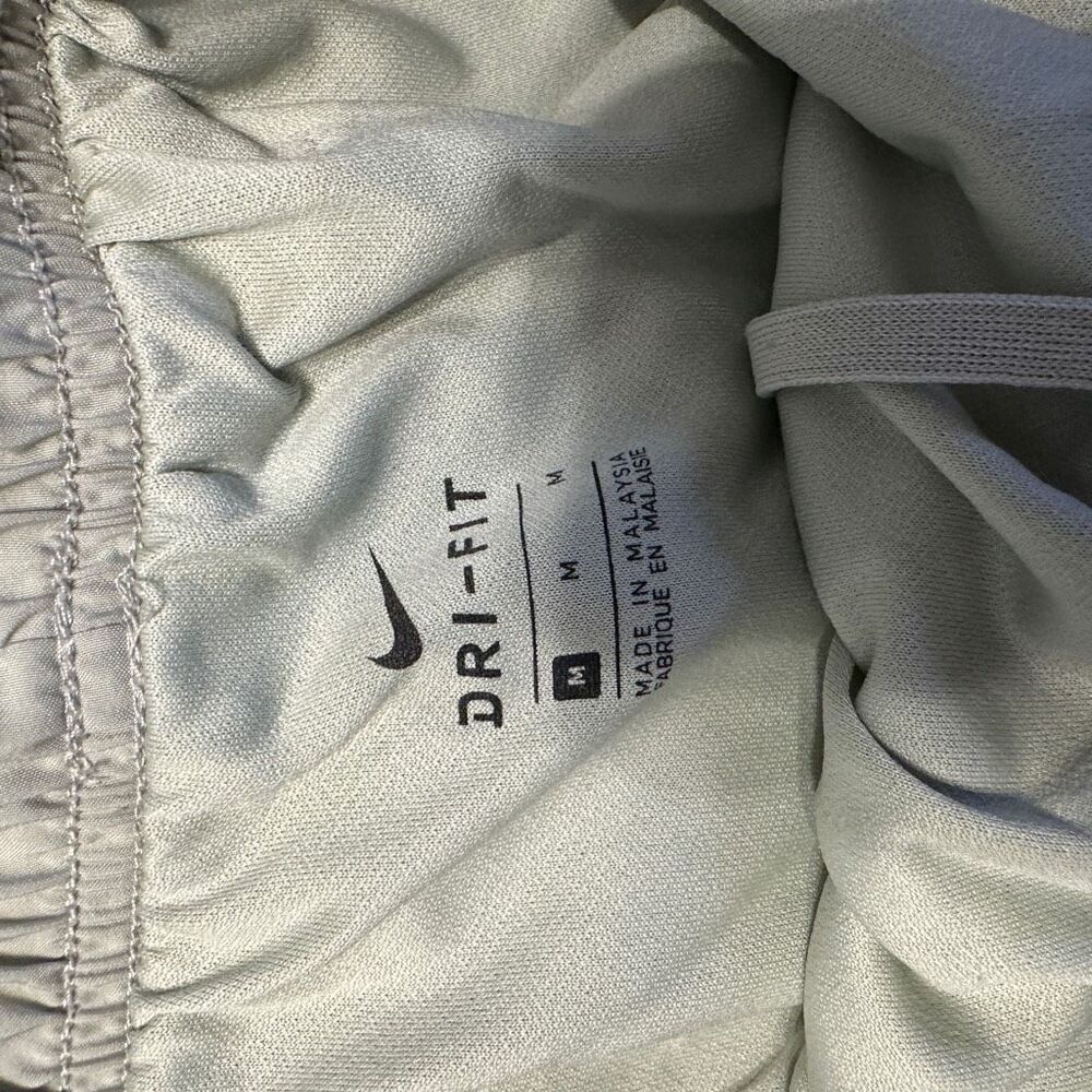 Nike grey and black running shorts- size m - Picture 4 of 9